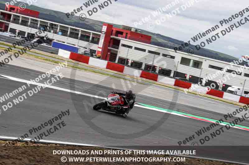 cadwell no limits trackday;cadwell park;cadwell park photographs;cadwell trackday photographs;enduro digital images;event digital images;eventdigitalimages;navarra;no limits trackdays;peter wileman photography;racing digital images;trackday digital images;trackday photos